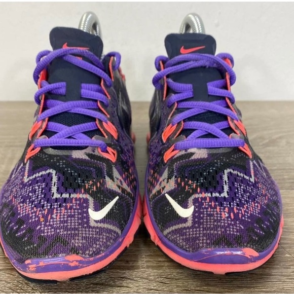 Nike Shoes - Picture 2 of 3